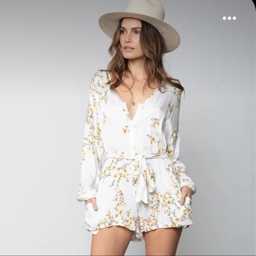 Cote D' Azure Romper - White w/yellow flowers - M